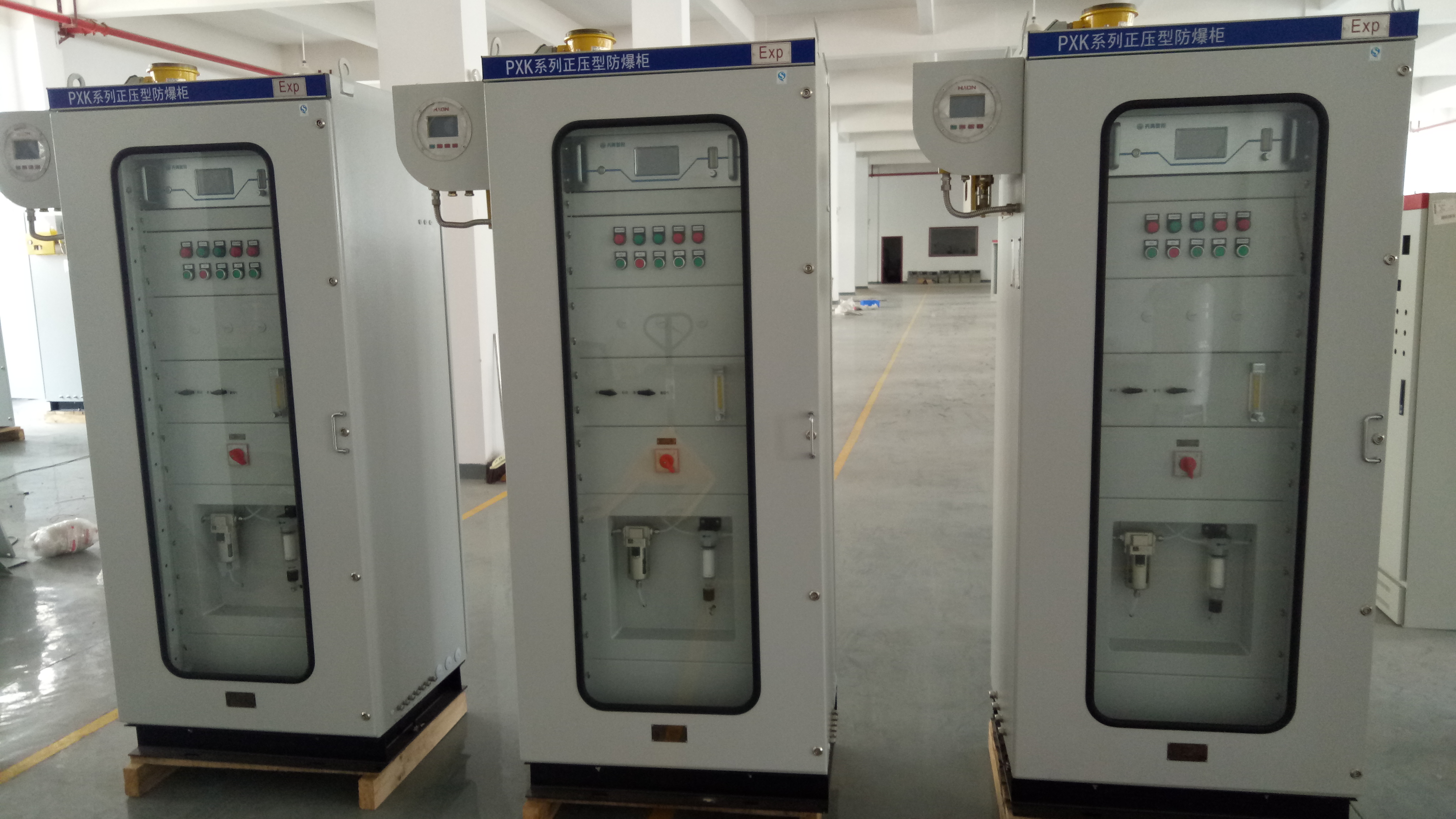 天禹智控正壓防爆機柜現場照片